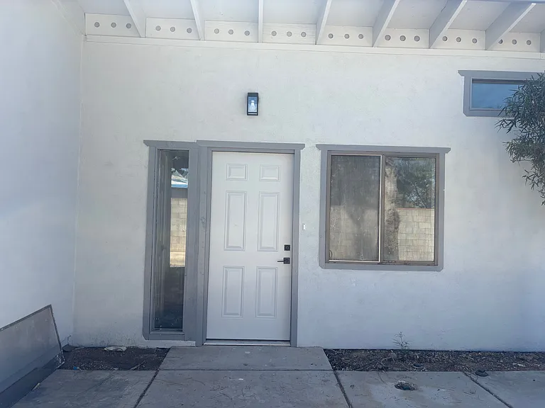 3213 E Blacklidge, Unit 2
