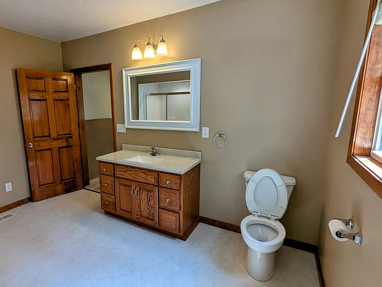 923 Orchard Park Rd — Photo 7