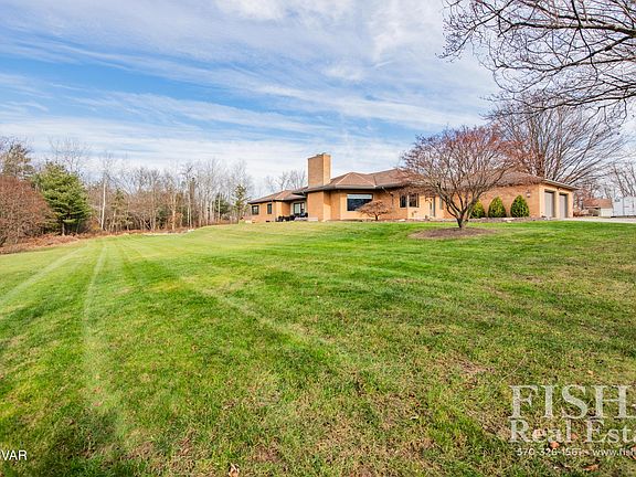 4th image of 2831 Lincoln Dr