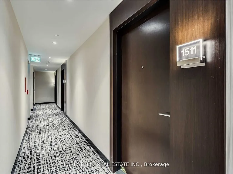 2221 Yonge St #5211 — Photo 3