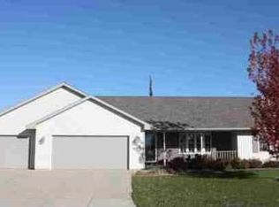 3135 Beth Dr, Green Bay, WI 54311