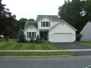 8 Sundance Dr, Saratoga Springs, NY 12866