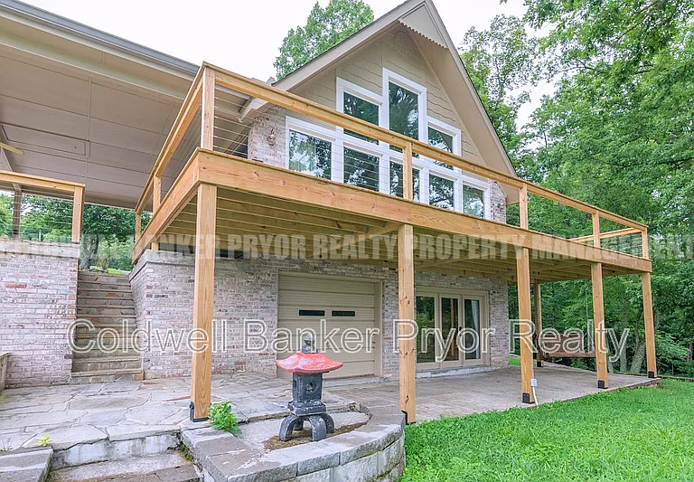 165 Lakeshore Ct — Photo 45