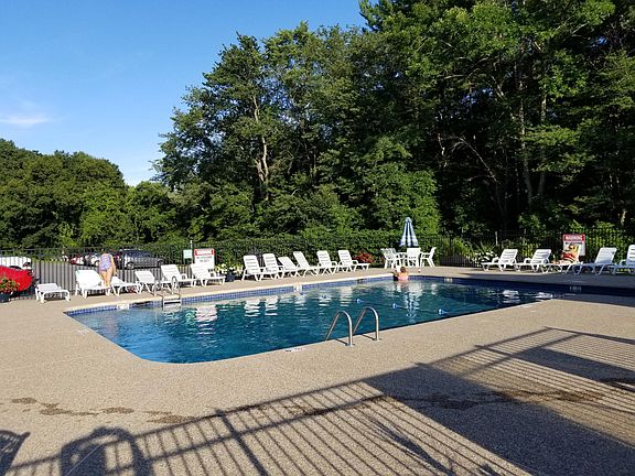 5th image of 3 Birchwood Pt APT 103