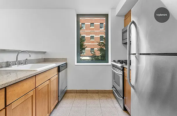 Sold by Triplemint | media 15