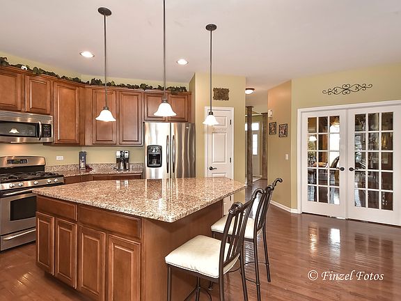 5th image of 2411 Vivaldi St