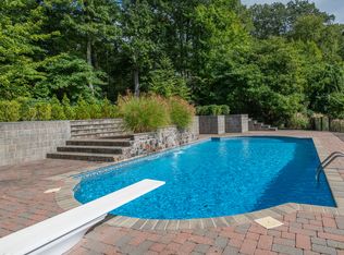 74 Wilton Rd, Cold Spring Harbor, NY 11724