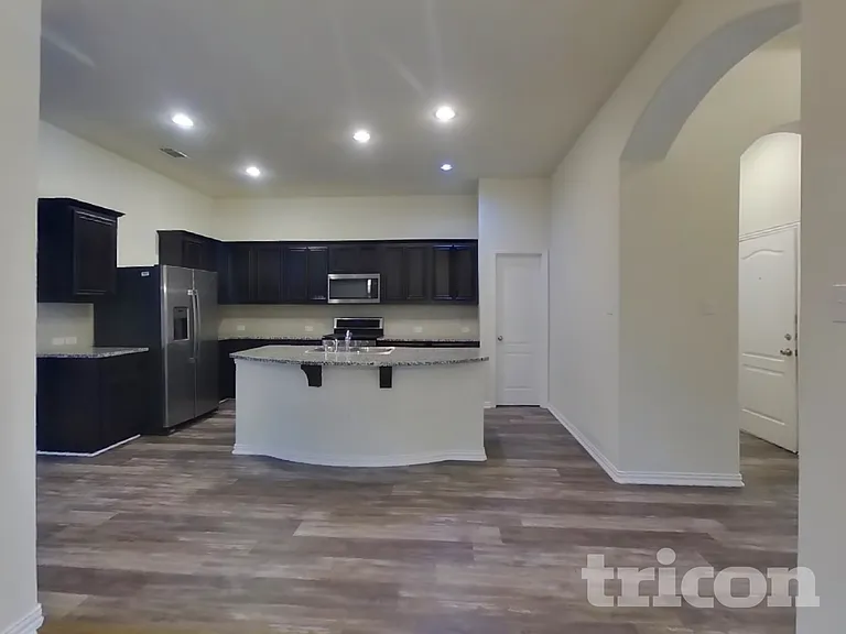 1304 Meridian Dr — Photo 5