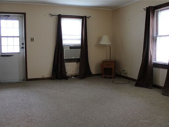 3rd image of 610 W South 9th St