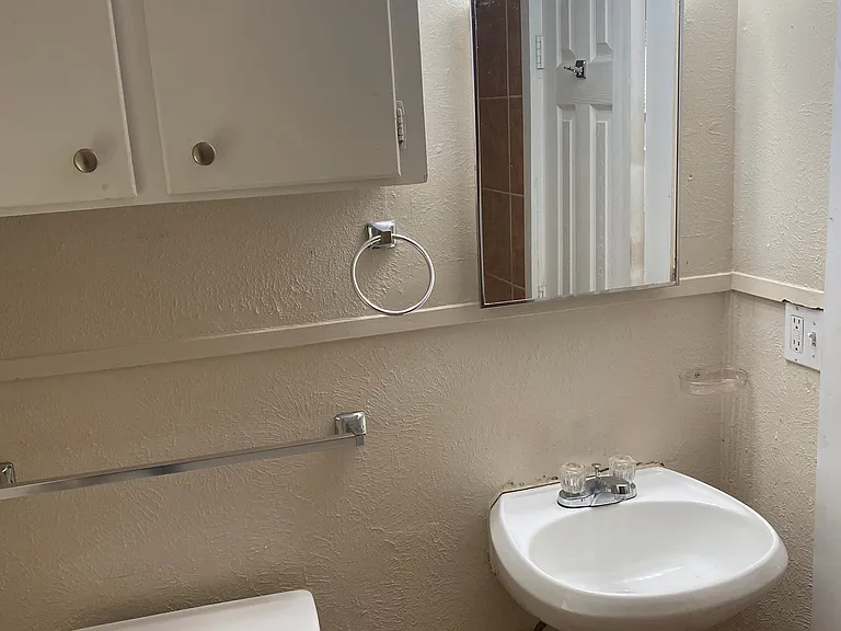 3132 Greene Ave #C — Photo 12