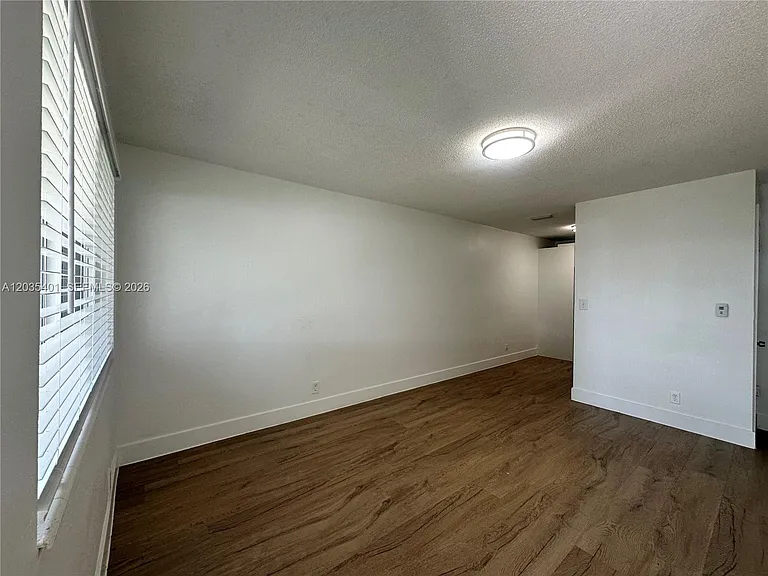 5911 NE 18th Ave #4 — Photo 4