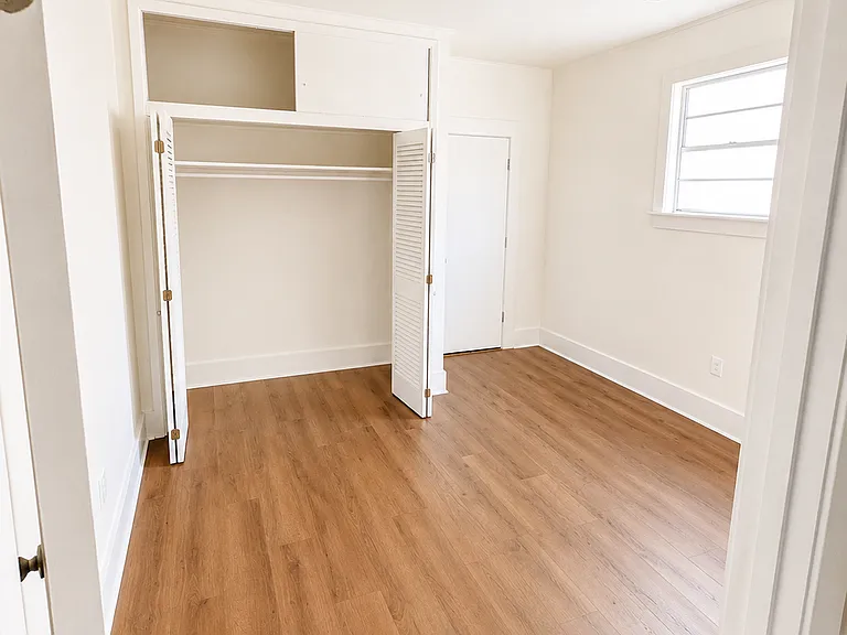 2120 Onzaga St — Photo 9