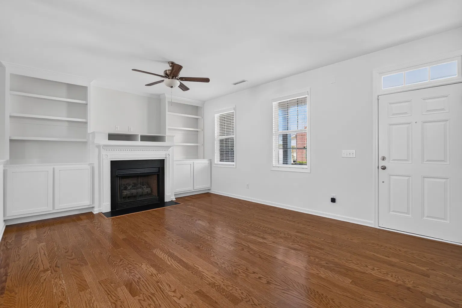 Real listing living room at 1343 Still Monument Way