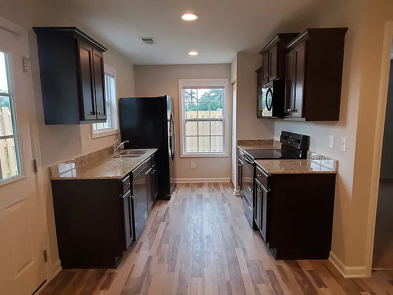 129 Nobility Dr — Photo 3