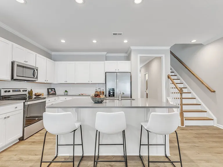 1720 Ballard Dr — Photo 11