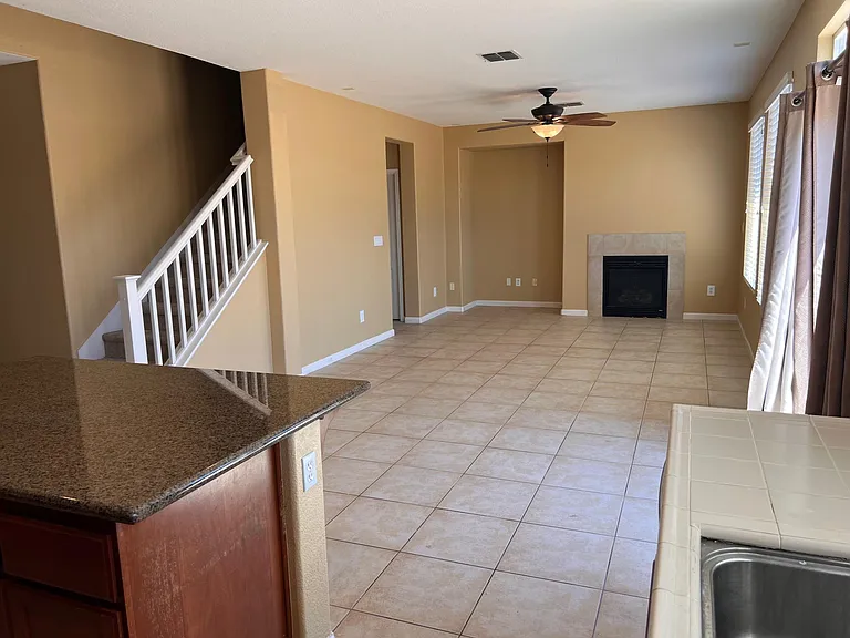 1066 Amber Ridge Ln — Photo 4