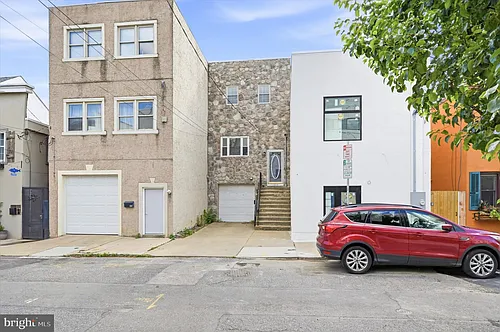 1215 Crease St Photo 1