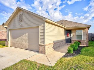 11609 NW 100th St, Yukon, OK 73099