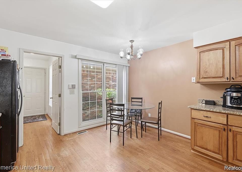 39656 Village Run Dr, photo 9