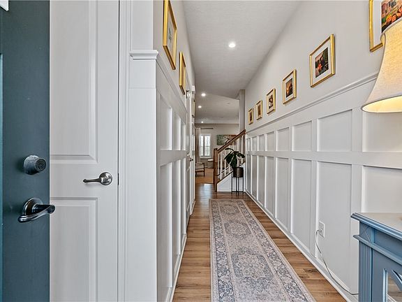 3rd image of 125 Black Oak Ln