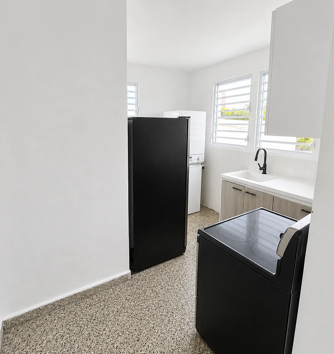 3 bed, 950 sqft, $1,300 — Photo 4