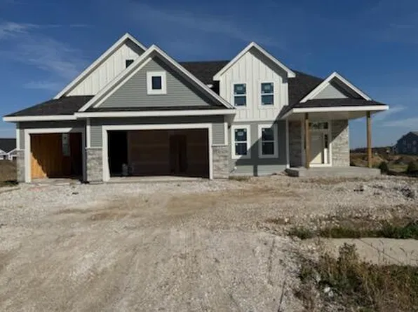 1316 Periwinkle PASS, Oconomowoc, WI 53066