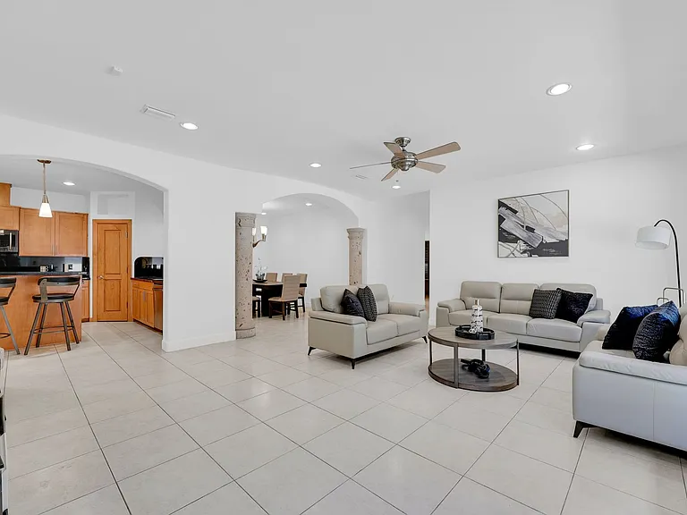612 E Thornhill Ave — Photo 11