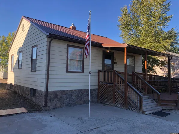 623 Clark St, Thermopolis, WY 82443