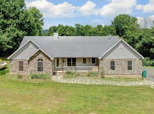 10894 Pleasant Valley Rd NE, Frazeysburg, OH 43822