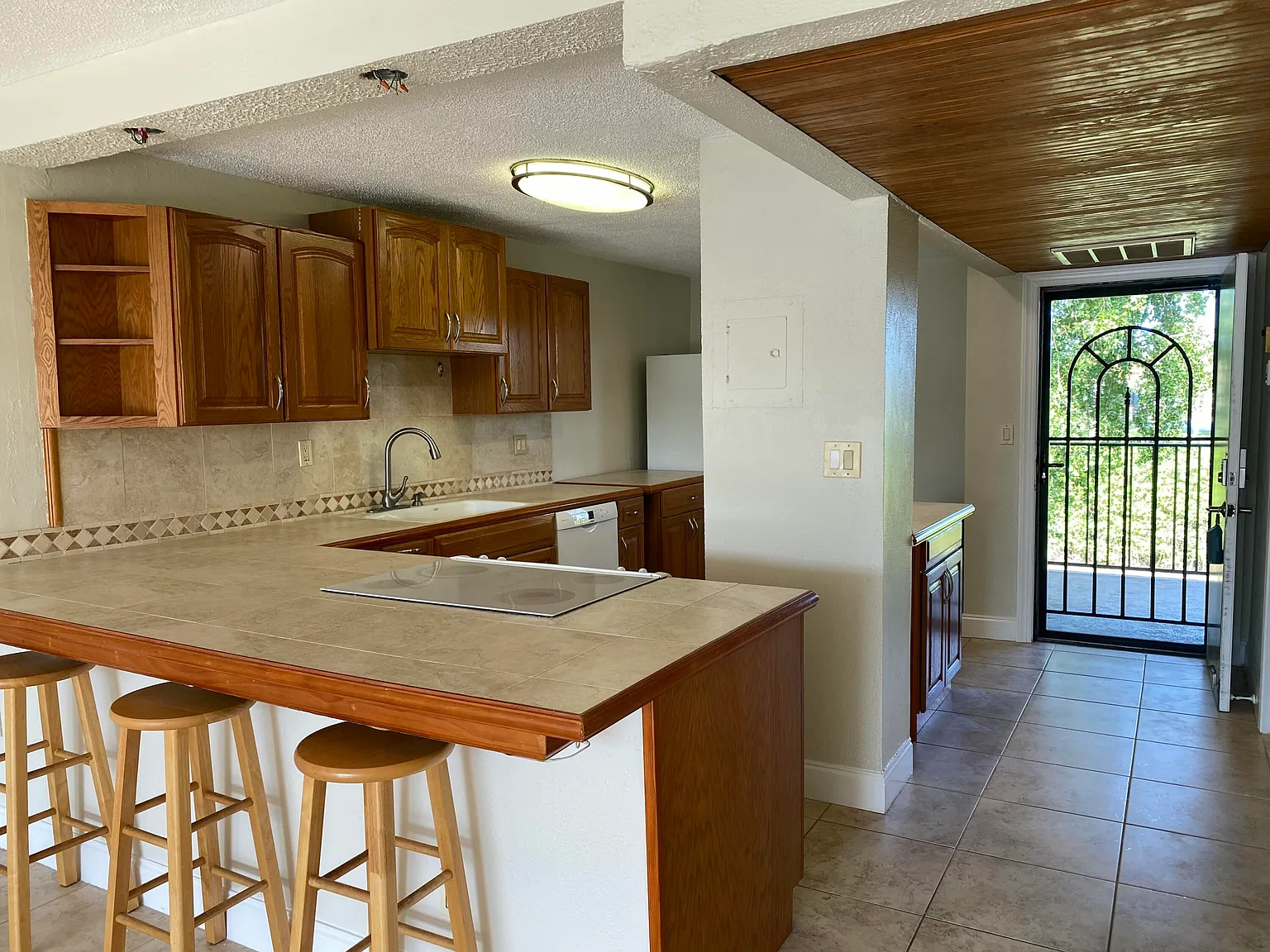 2 bed, 2.0 bath, 1130 sqft, $2,450 — Photo 4