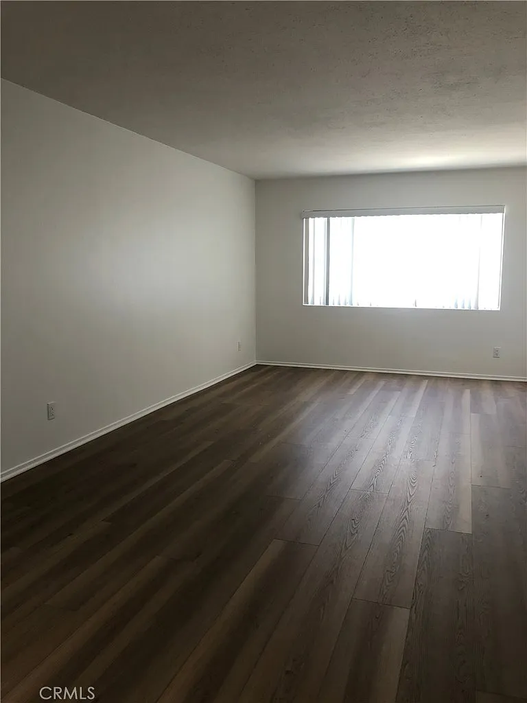 Studio, 400 sqft, $2,000 — Photo 4