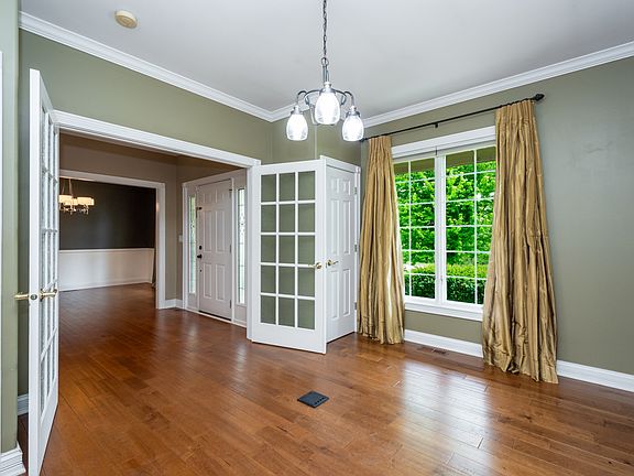 5th image of 10303 Fox Bluff Ln