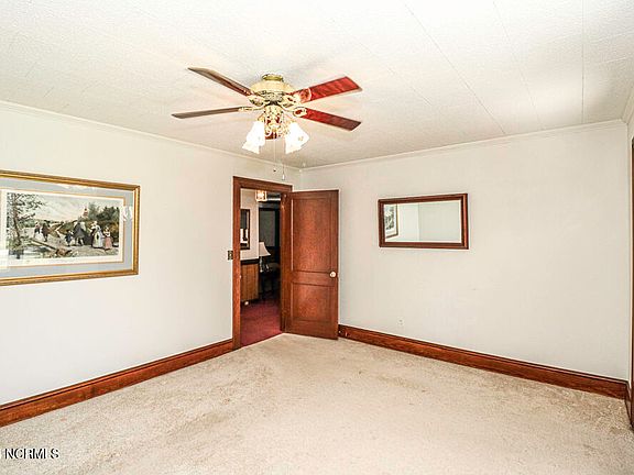 2nd image of 1132 Arbor Lane