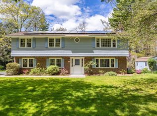 22 Meadowbrook Rd, Bedford, MA 01730