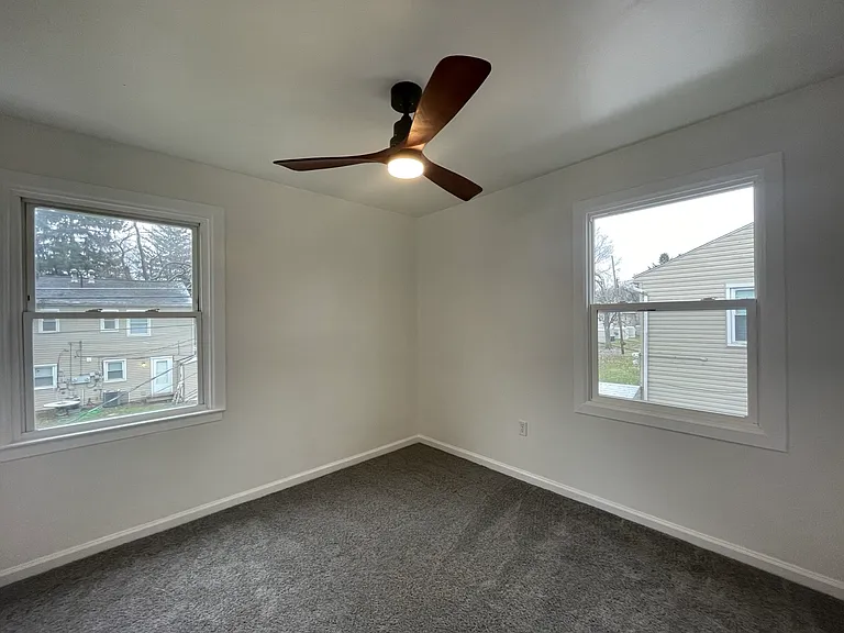 728 S Hamilton Rd — Photo 6