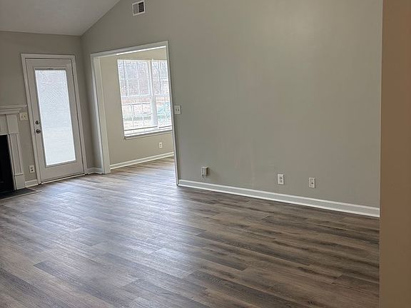 4th image of 2709 Cayuga Dr