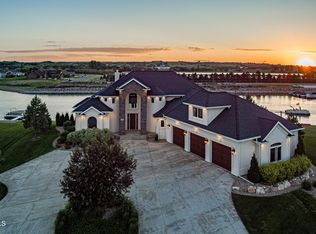 3801 Bay Shore Bnd SE, Mandan, ND 58554
