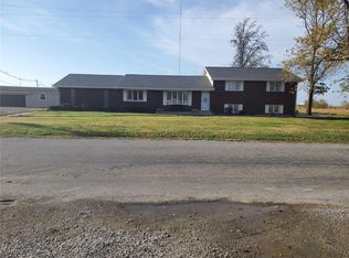16996 Old State Rd, Carlyle, IL 62231