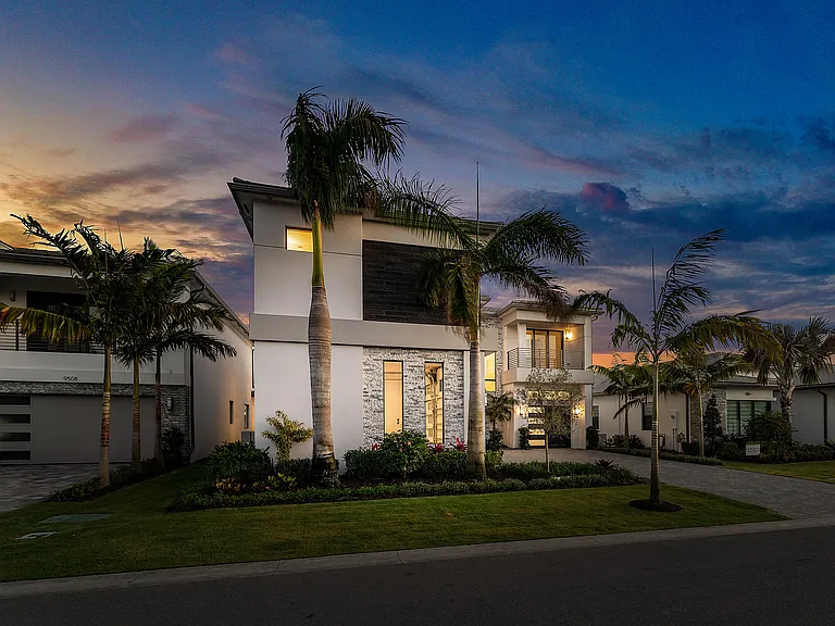 9516 Riverside Park Dr — Photo 65