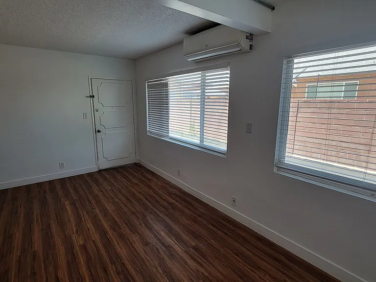 6623 Troost Ave — Photo 9