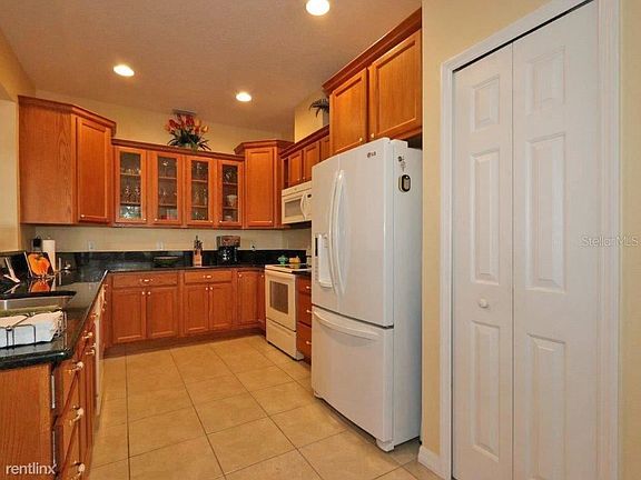 4th image of 20504 Queen Alexandra Dr