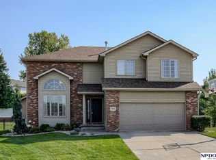 7914 Hunters Ridge Rd, Lincoln, NE 68516