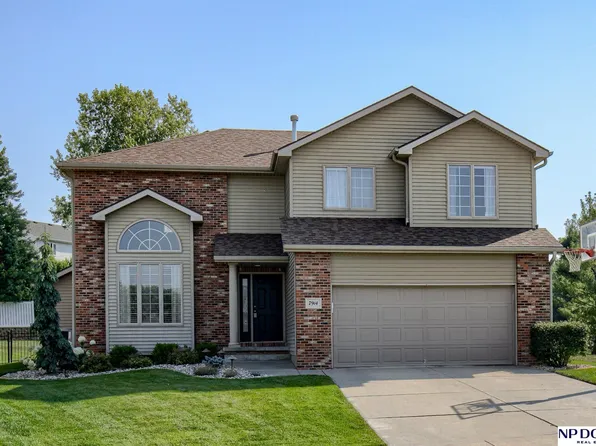 7914 Hunters Ridge Rd, Lincoln, NE 68516