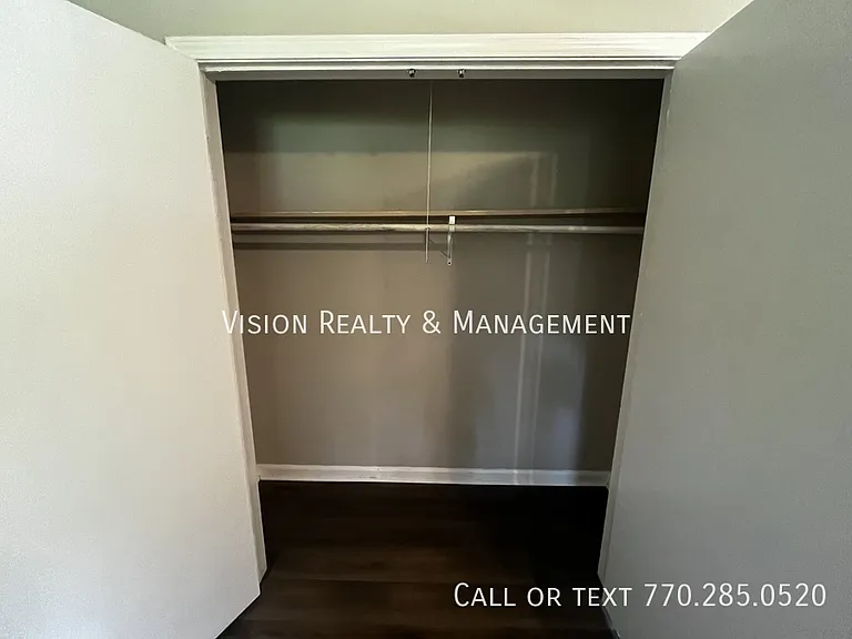 150 Castlegate Cir — Photo 28