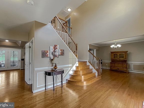 5th image of 7846 Longmont Ct