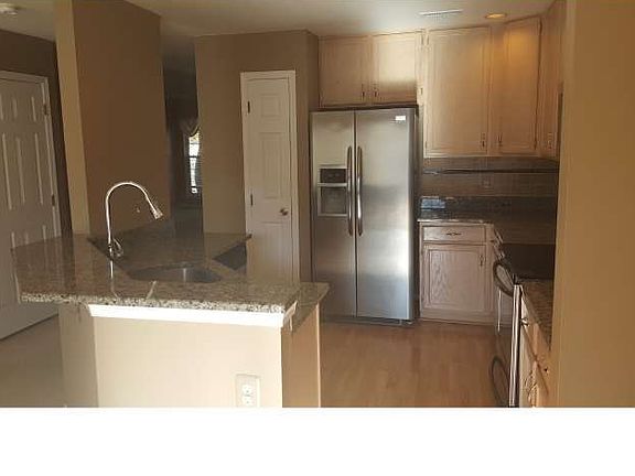4th image of 5075 Rosewood Dr
