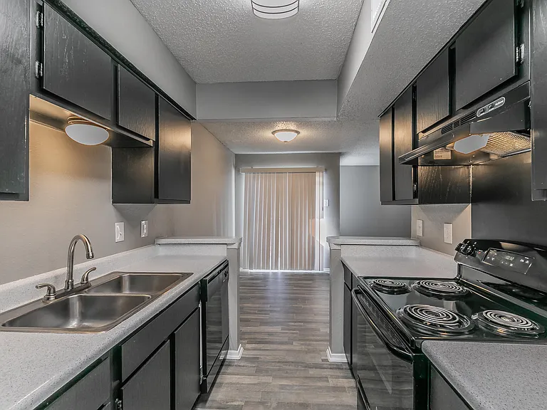 Station 121 at Town Center Apartments — Photo 149