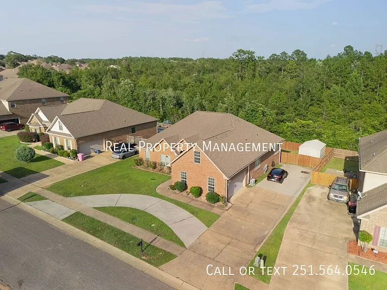 152 Heritage Cir — Photo 2