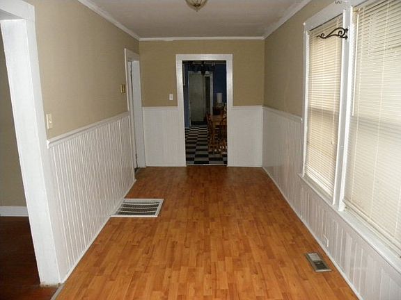 4th image of 317 Madison St