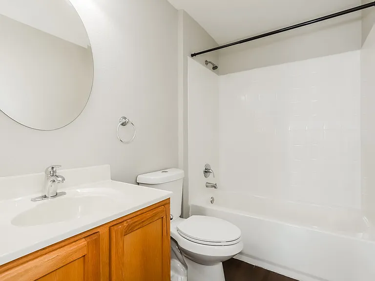 9852 Ashburn Lake Dr — Photo 12